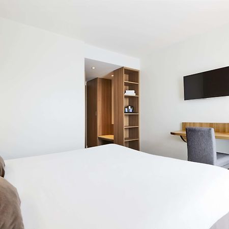 Kyriad Hotel Laval لافال المظهر الخارجي الصورة