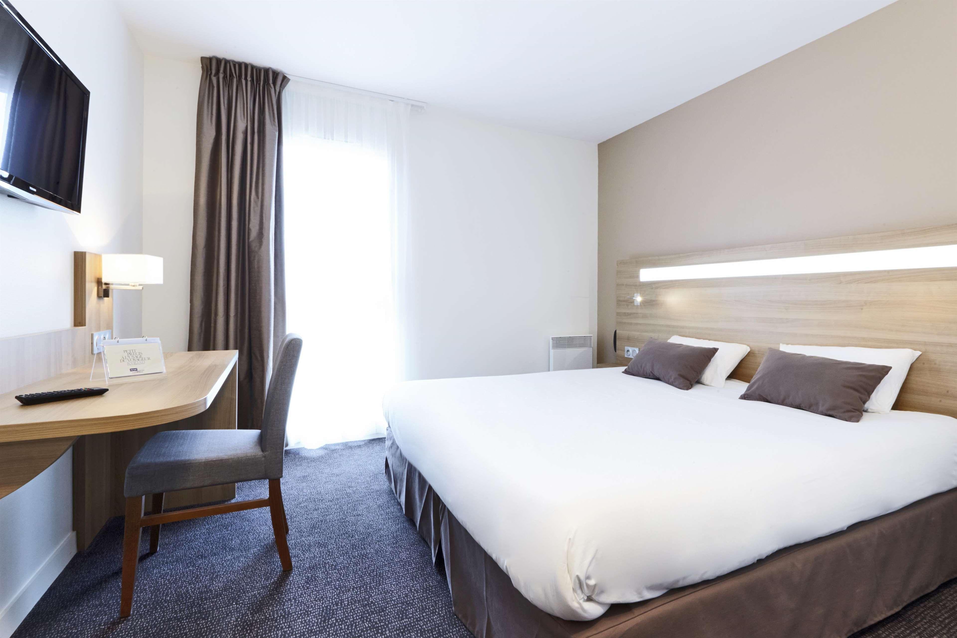 Kyriad Hotel Laval لافال المظهر الخارجي الصورة