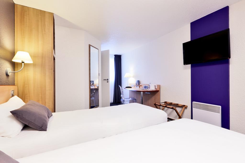 Kyriad Hotel Laval لافال المظهر الخارجي الصورة