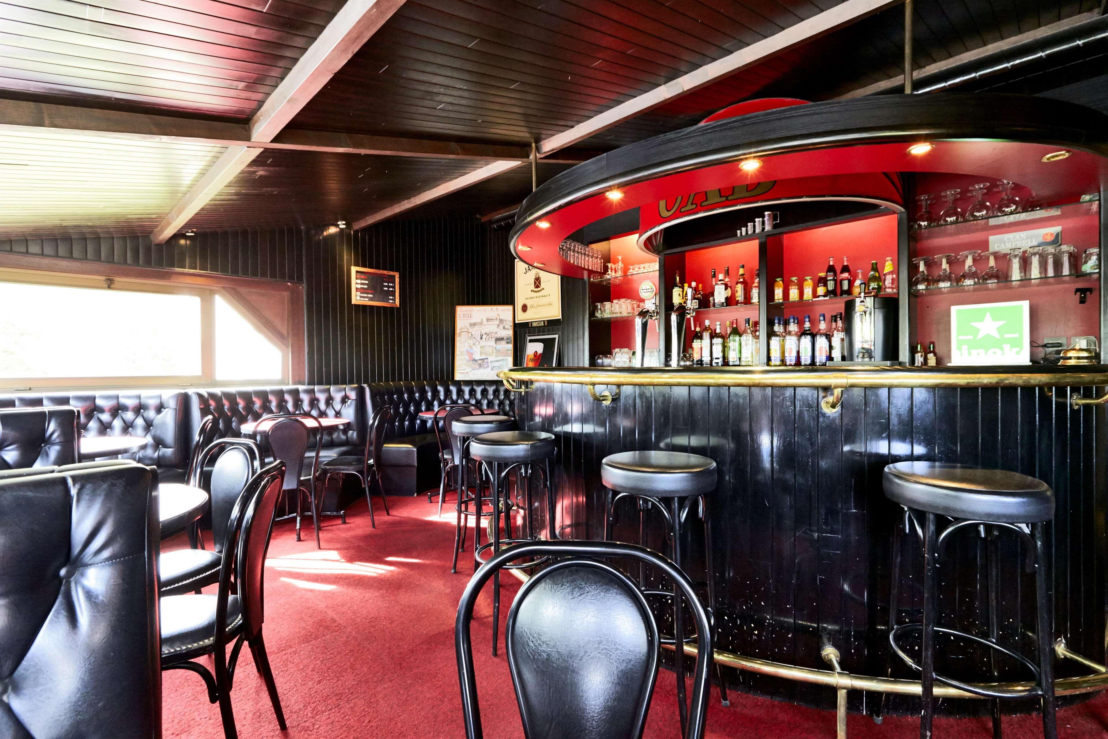 Kyriad Hotel Laval لافال المظهر الخارجي الصورة